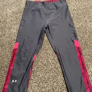 Under Armour Grey Capri work out pants w/ hot pink